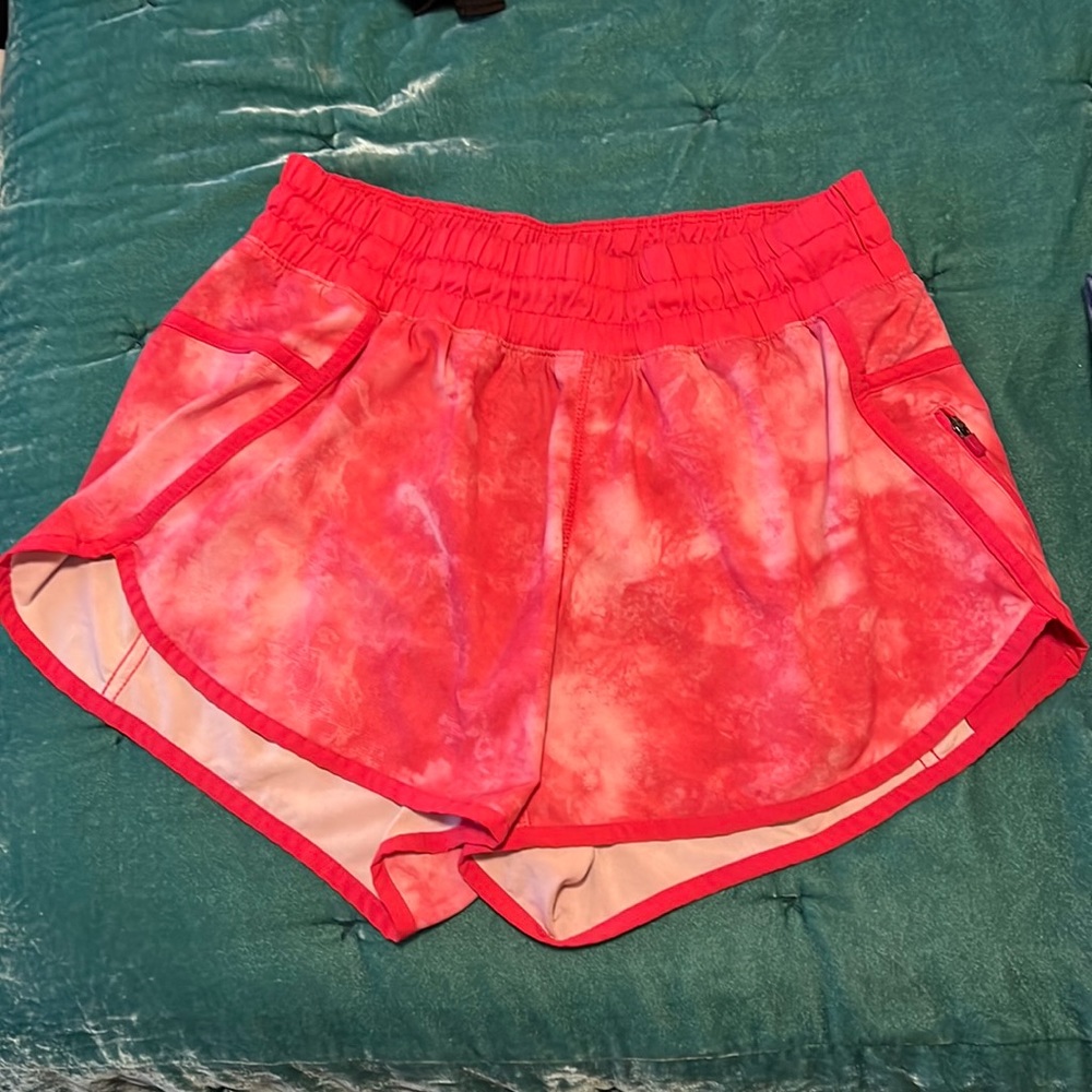 Lululemon Tracker shorts - size 8
